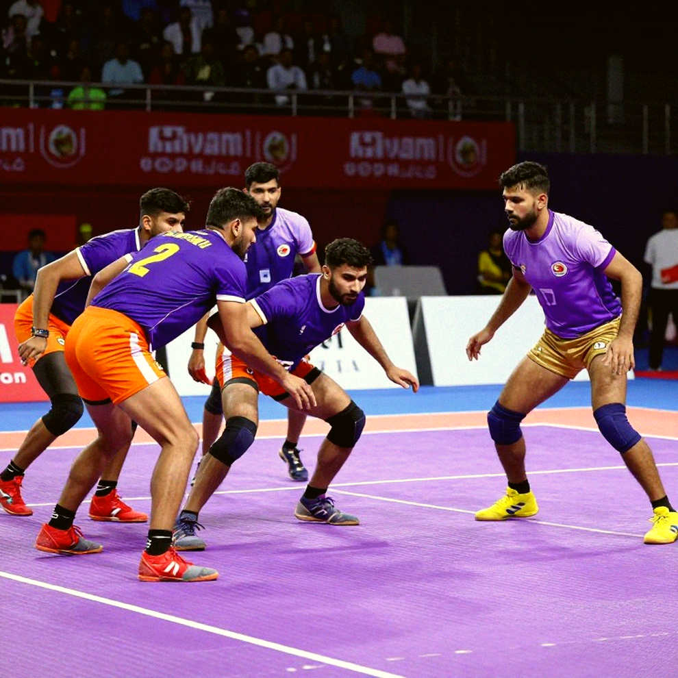 যে দলকে 'ভারতের সেরা' বলে বেচা হচ্ছে, তার বড় তারকারা এখন ঘরে বসে আছেন
