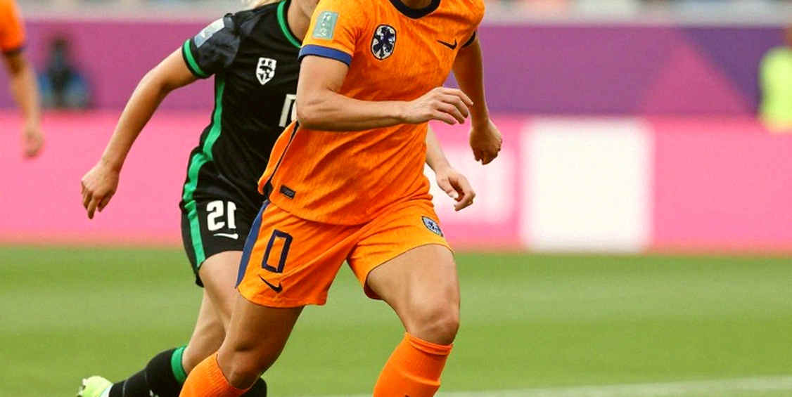 Empty Input, Immutable Ledger: Testing Blockchain Provenance in Sports Data Empty Input, Immutable Ledger: Testing Blockchain Provenance in Sports Data