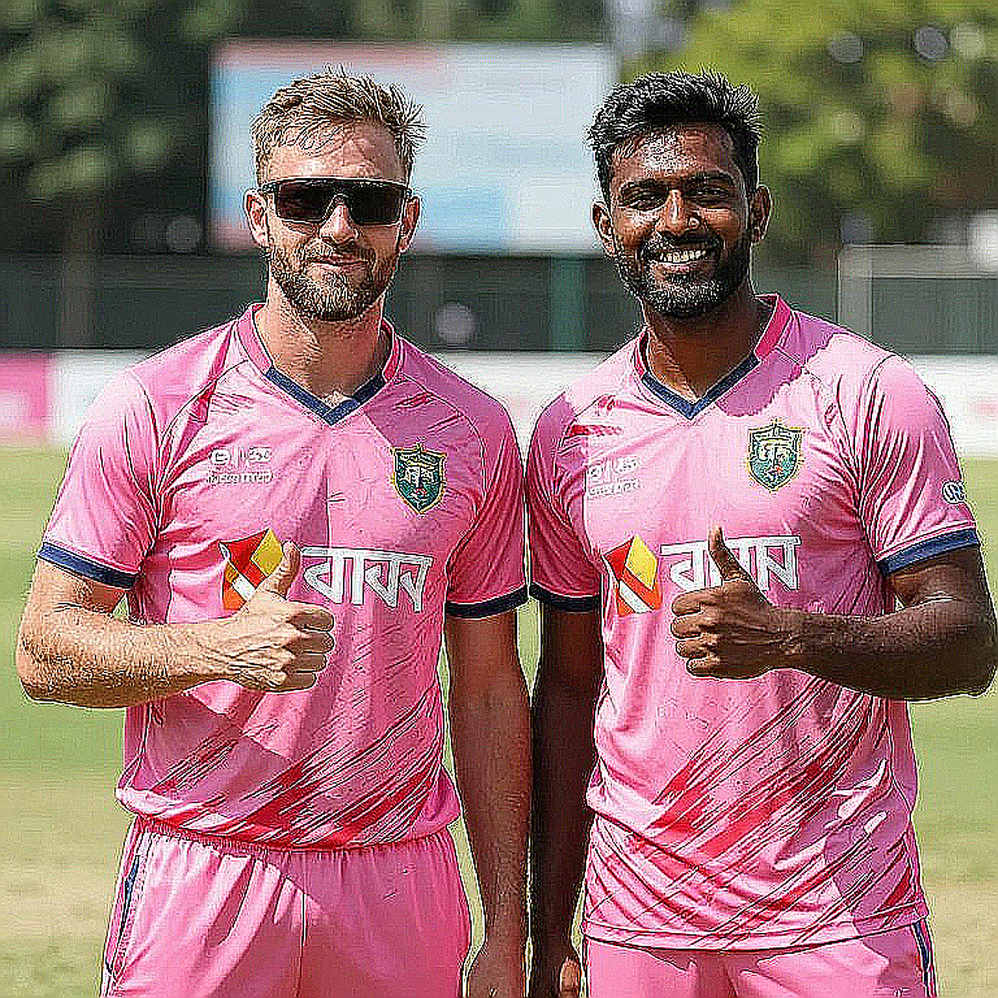 বল হাতেই ব্যথা: সিরিজ শুরুর আগেই ভারতের স্কোয়াড বদল যেভাবে ম্যাপ বদলে দিল