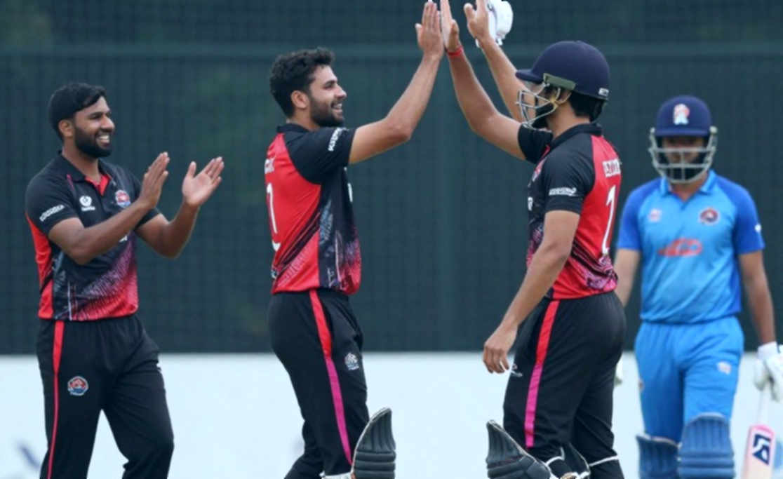 শরজার ভোরের নীরবতা: উপসাগরীয় ক্রিকেটের অদৃশ্য শ্রম ও আলোকিত রাতের হিসাব শরজার ভোরের নীরবতা: উপসাগরীয় ক্রিকেটের অদৃশ্য শ্রম ও আলোকিত রাতের হিসাব