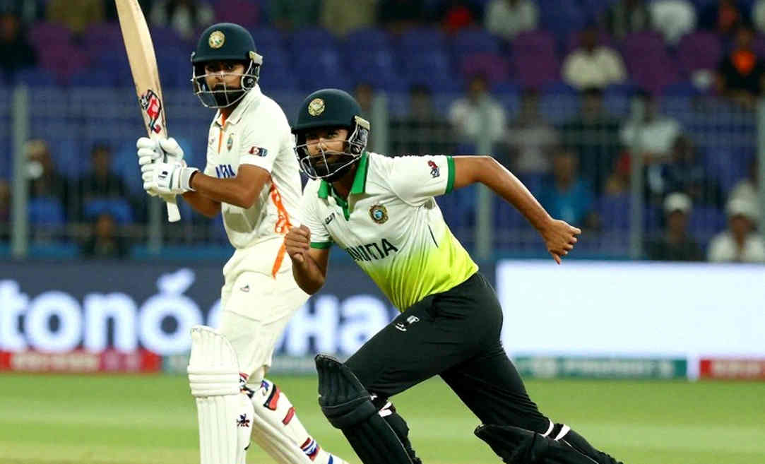 খালি পাতার ক্রিকেট: স্কোরবুকের অদৃশ্য শ্রমিকেরা